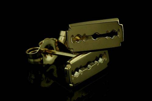 14K Solid Gold Razor Blade Earringshttp://www.orospot.com/product/e1361ypp/14k-solid-gold-razor-blade-earrings.aspxSKU: E1361YPP $189.0014k gold razor blade earrings are 5 mm (H) x 10 mm (W) (0.39 inch X 0.19 inch) and are also available in sterling silver.