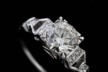 18K White Gold Old European Cut Diamond Art Deco Engagement Ringhttp://www.orospot.com/product/raryymh/18k-white-gold-old-european-cut-diamond-art-deco-engagement-ring.aspxSKU: RARYYMH$3,749.00This Vintage style ring is made of 18K white gold. Contains old European diamond center stone (1.21cttw, L-M color and I1 clarity ) and eight small, round cut diamonds (.08cttw) Art Deco engagement ring Is Available in All Sizes, please contact us for your size preference.