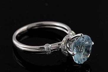 Pave Diamond Aquamarine Engagement Ring 14K White Goldhttp://www.orospot.com/product/r1012ven/pave-diamond-aquamarine-engagement-ring-14k-white-gold.aspxSKU: R1012VEN$1,199.00This beautiful engagement ring is made of 14k white gold. Prong set, aquamarine center stone minimum 2.5, maximum 3.5cttw. (approx 10mm ). Ring contains round cut diamonds pave set (G-VS1 quality, .25cttw). This unique ring is available in all sizes, please contact us for your size preference.