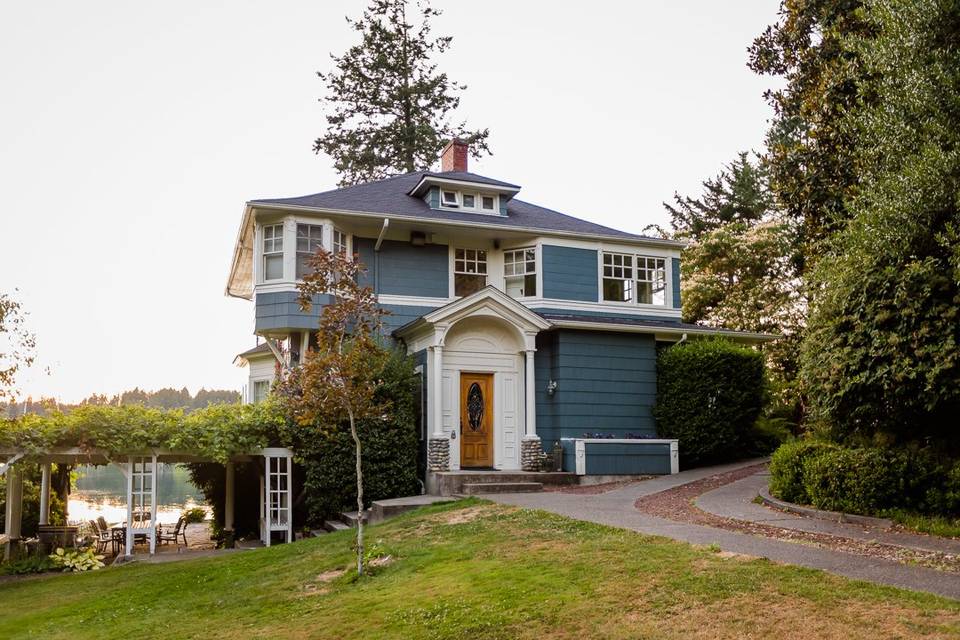 Wisteria Hollow Waterfront Estate