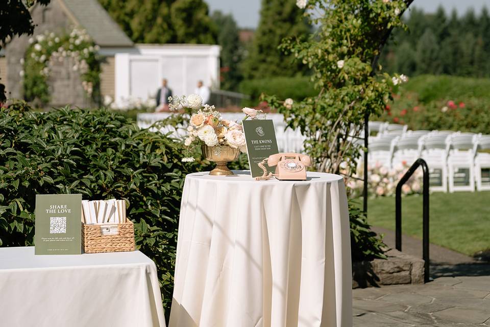 Guestbook Table
