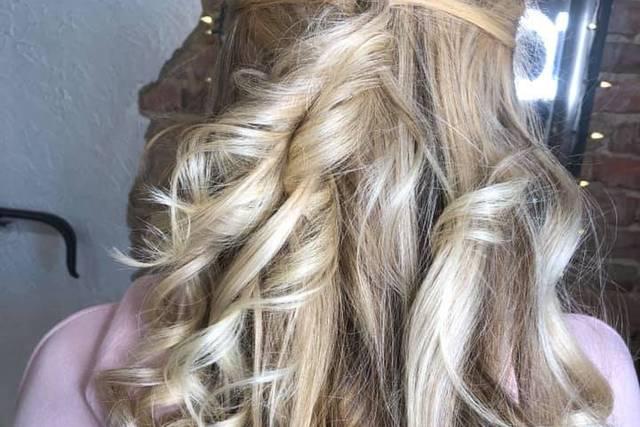 Flirt ''A Salon For Changes''