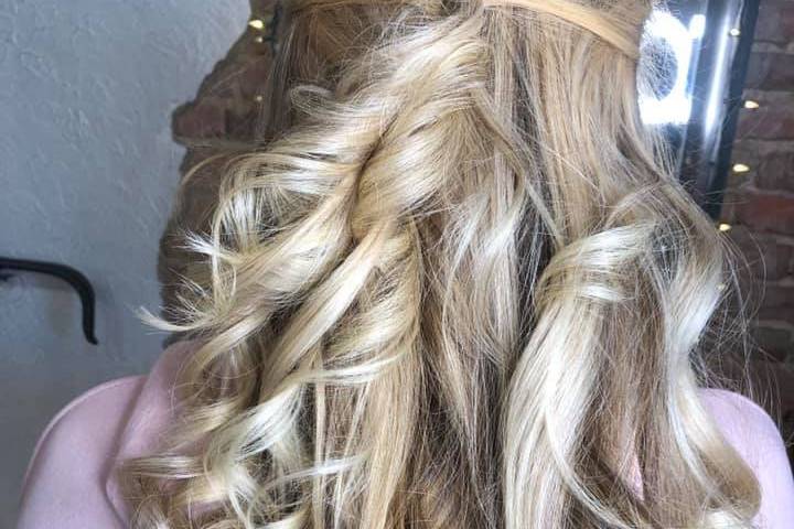 Flirt ''A Salon For Changes''