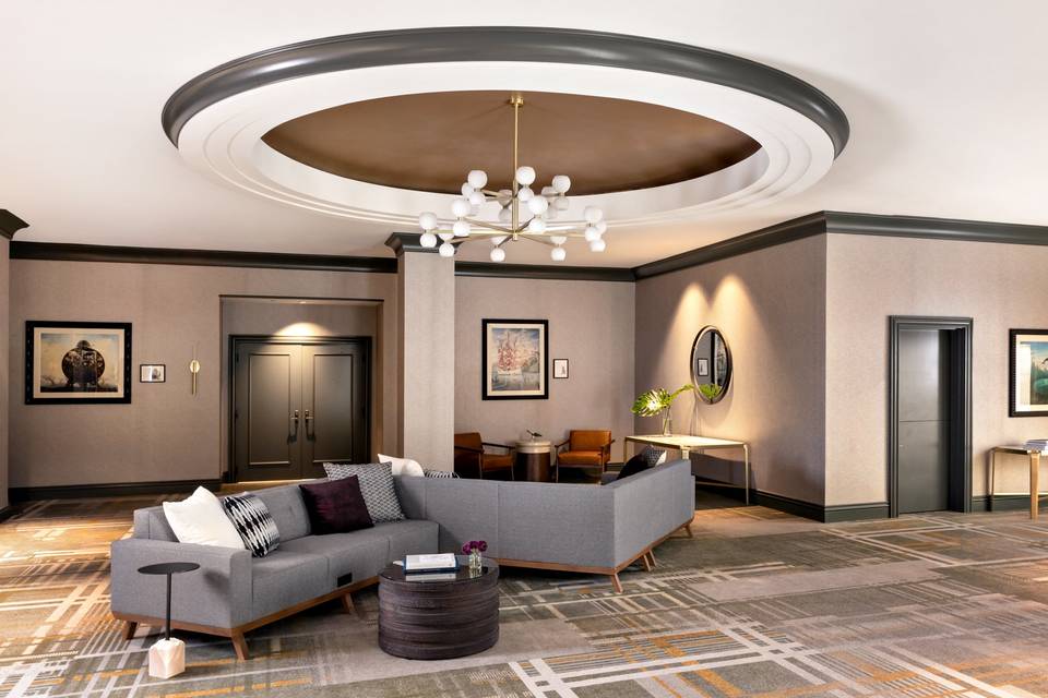Indoor Cocktail Hour - Foyer