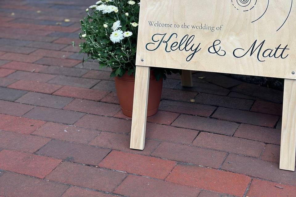 Welcome sign