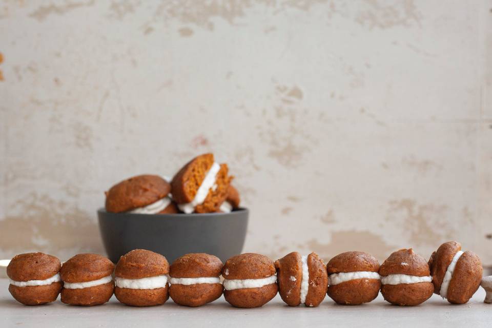 Pumpkin whoopie pies