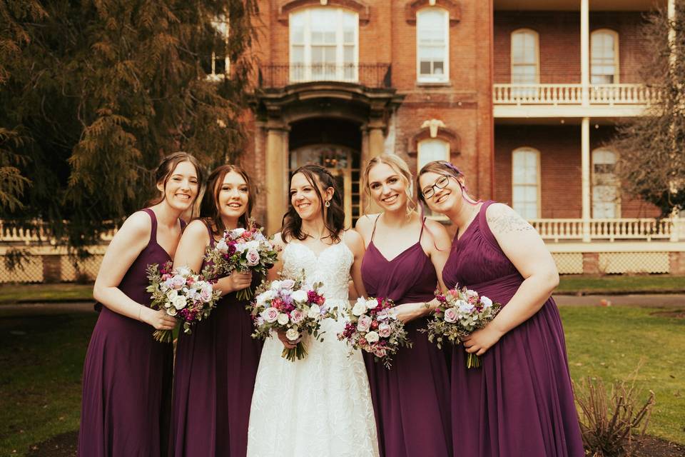 Bride & Bridesmaids