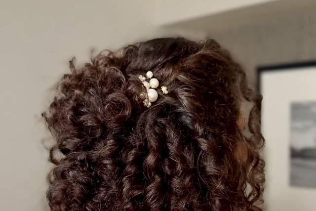 Accentuated natural curls