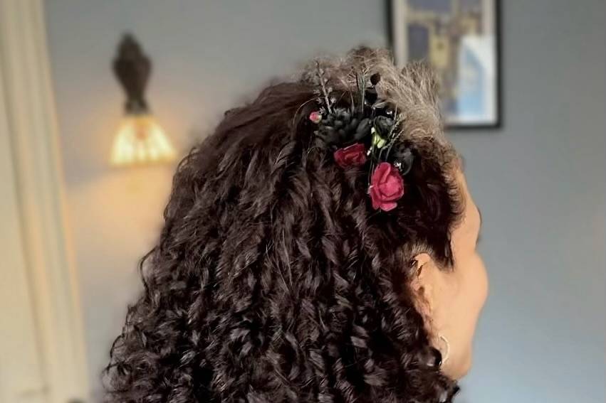 Natural curly bridal hairstyle