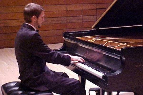 Aaron Blenkush, pianist