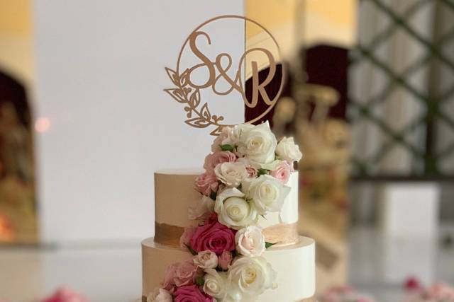 Brushed gold with flowers