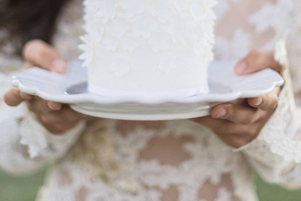 Delicate flowers on cake