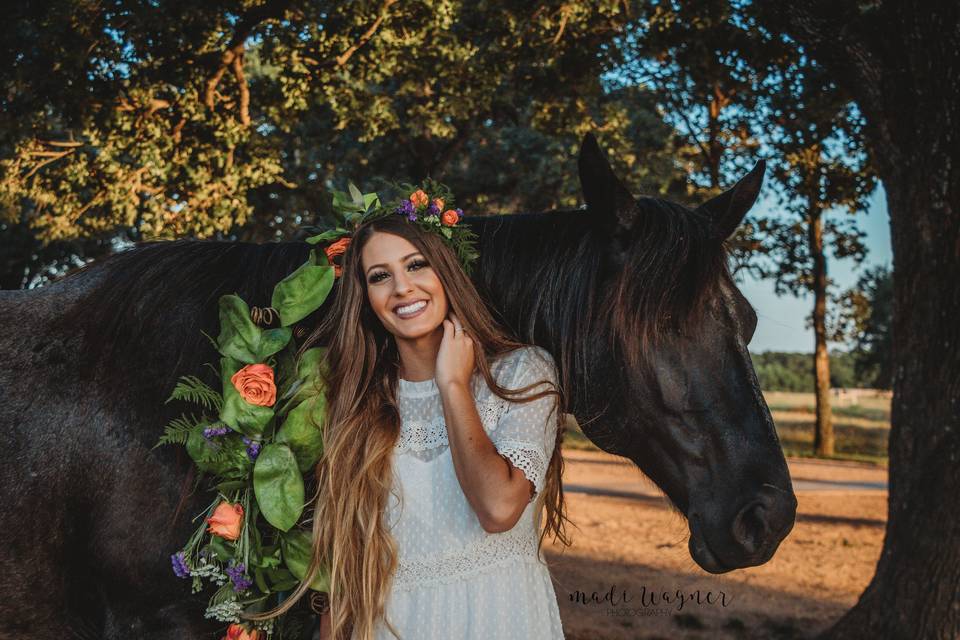 Vintage bride and freedom horse