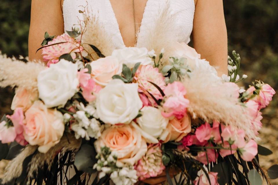 Wild texture bridal bouquet