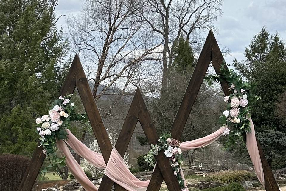 Triangle arches