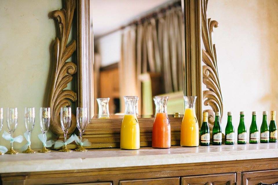 Mimosa bar for bridesmaids