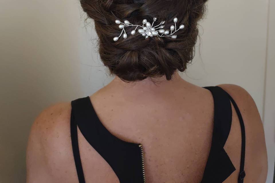 Weaved low bun