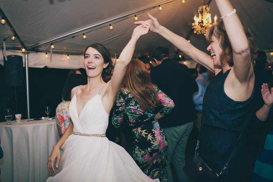 Dancing bride |  Photo by Shahrzad Arfaei