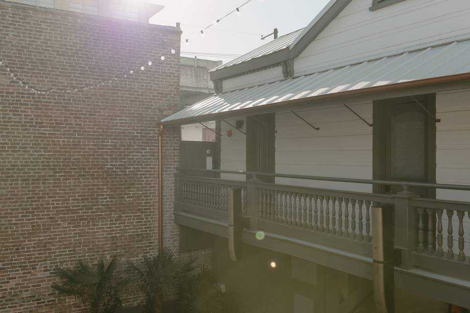 Backhouse Balcony and Speakers