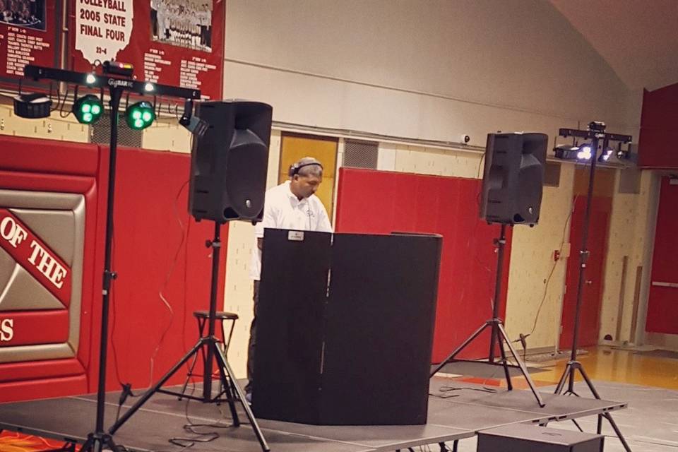 DJ Charlo Professional DJ Services