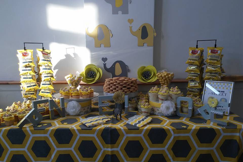 Elephant candy buffet