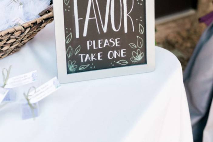 Possible sign for the favors