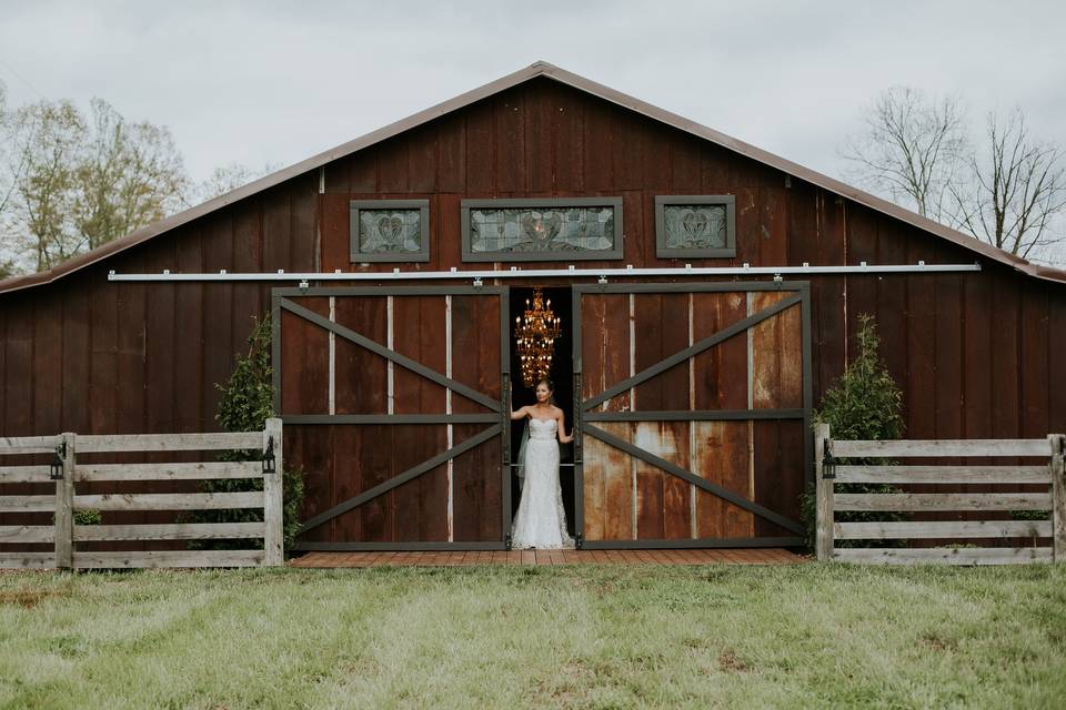 Bridal portrait at Fussell Far