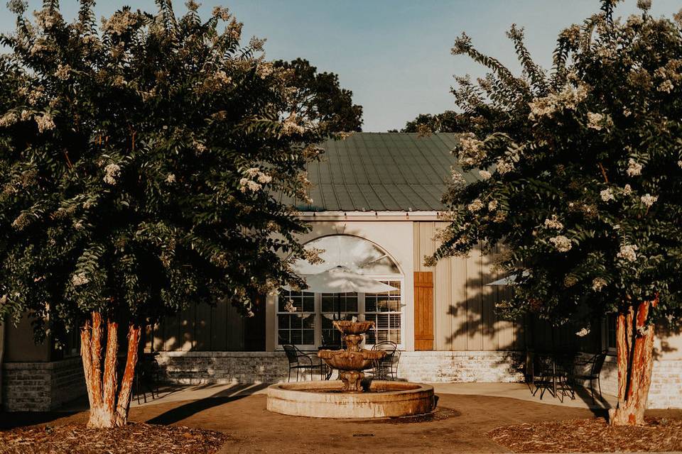 Front water fountain