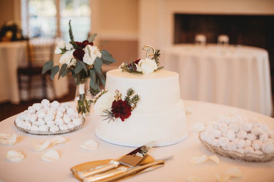 Accents of Burgundy & Greenery