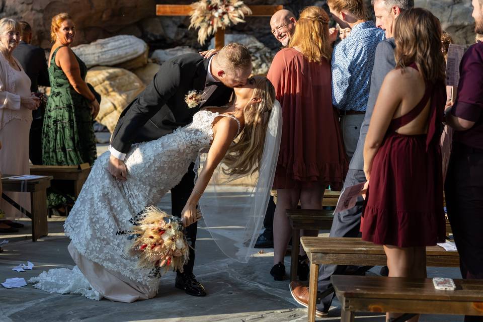 Kiss after ceremony The Cliffs