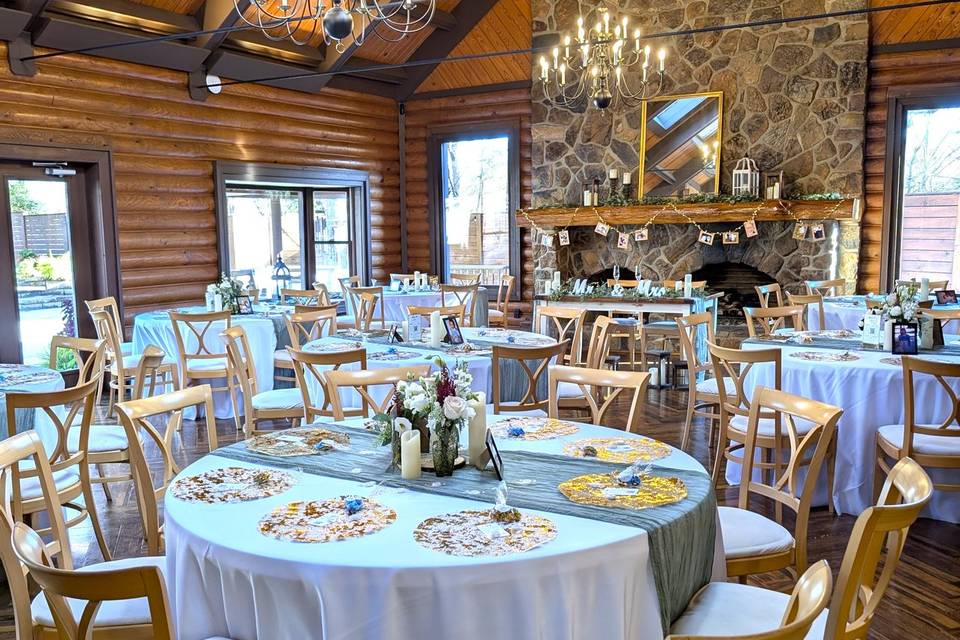Round table reception set-up