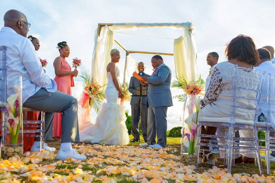 Chic Bahamas Weddings