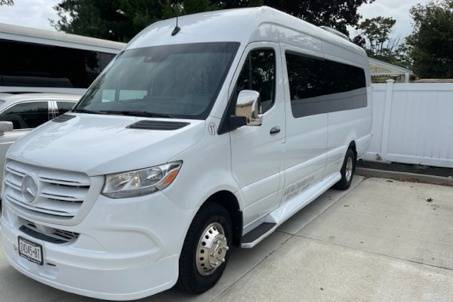 Gold Star Limousine