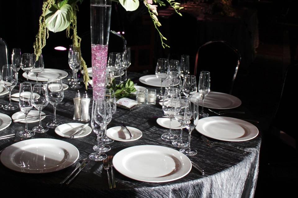 Guest reception table