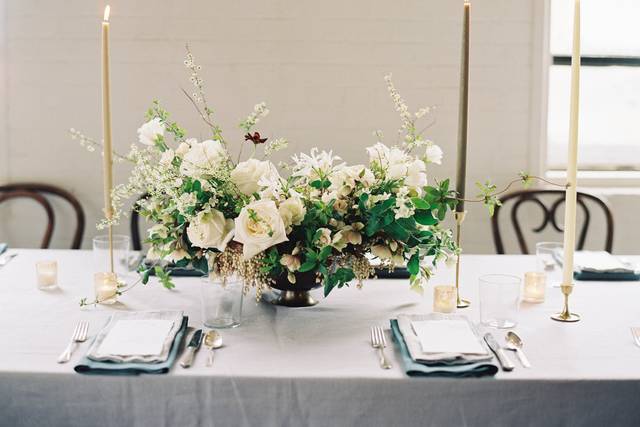 Modern white centerpiece