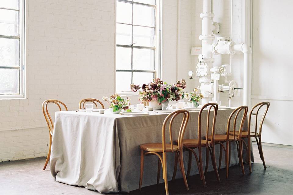 Modern table setting