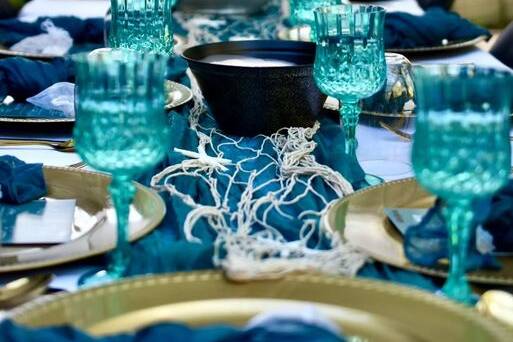 Tablescape in blues