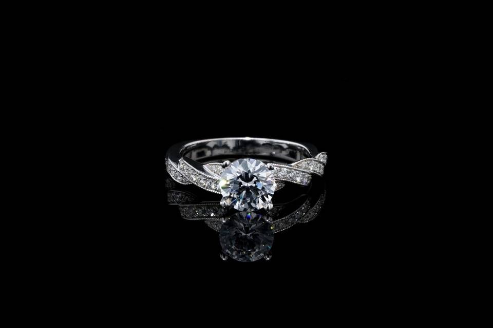 Giant Engagement Ring Too Big for Ring Case. Black Background Stock Image -  Image of jewelry, bold: 1862225