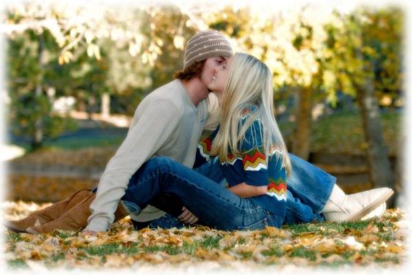 Kissing by the leaves