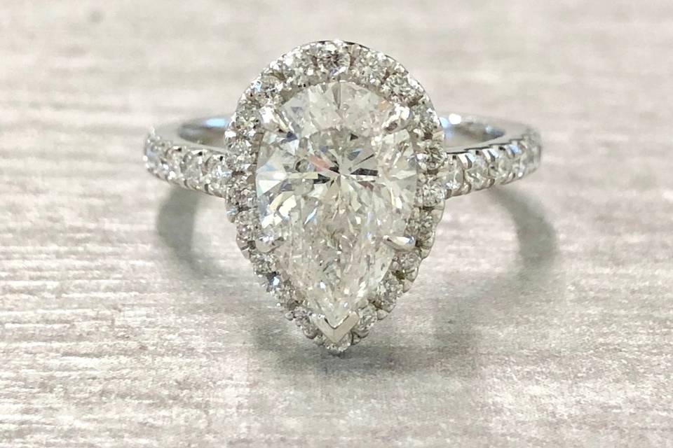 Pear shape halo