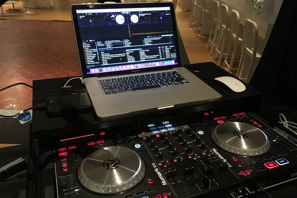 DJ set up