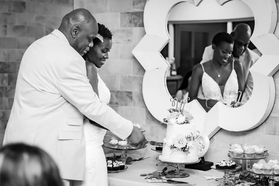 Cake cutting