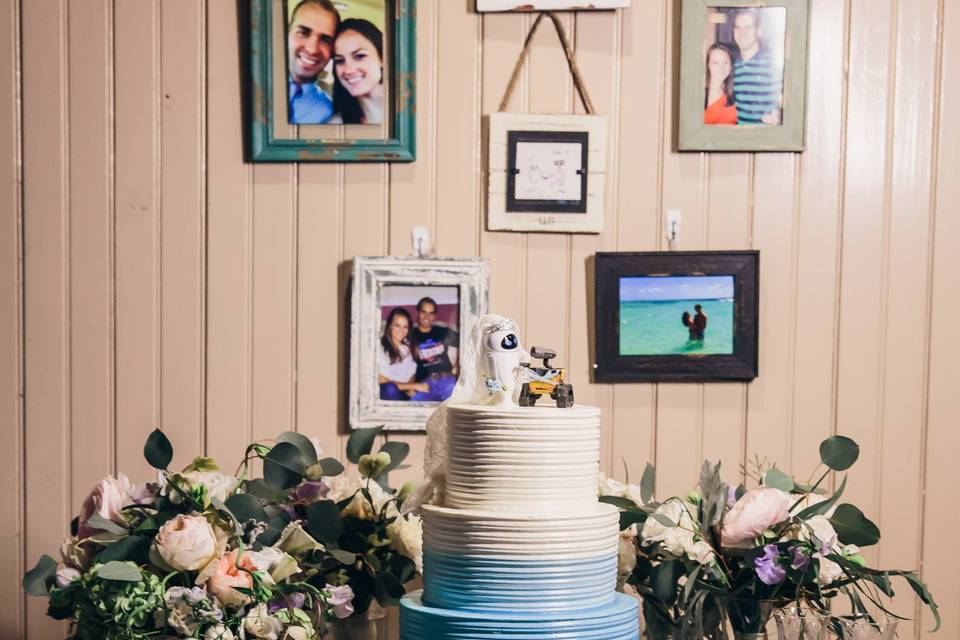 The cake stand