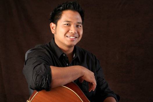 Randy Allen a lounge musician can be found playing at many venues around time. His soothing style vocals are definitely a crowd pleaser.