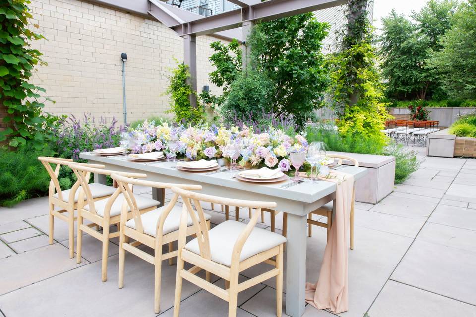 Dinner seating in courtyard