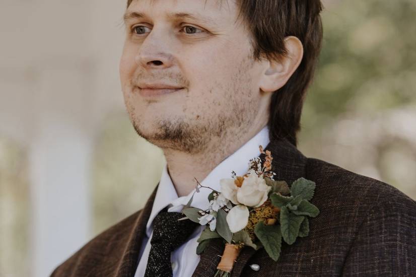 Autumn groom boutonniere