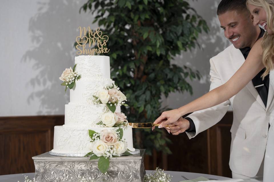 Cake cutting