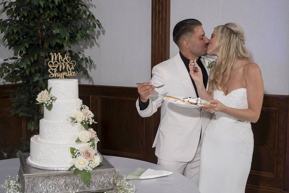Cake cutting