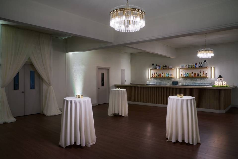 Cocktail table