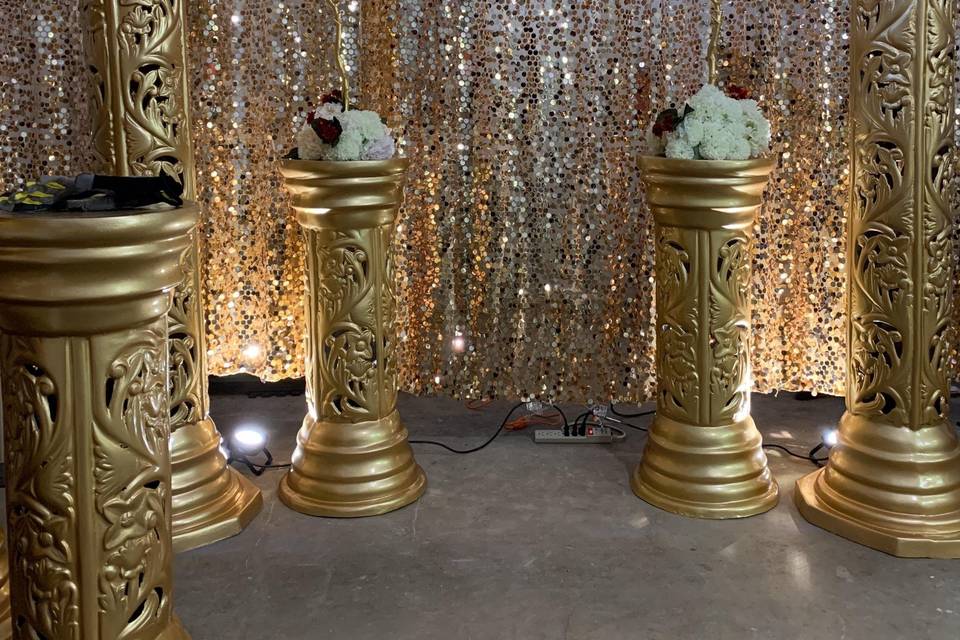 Gold Columns for Wedding